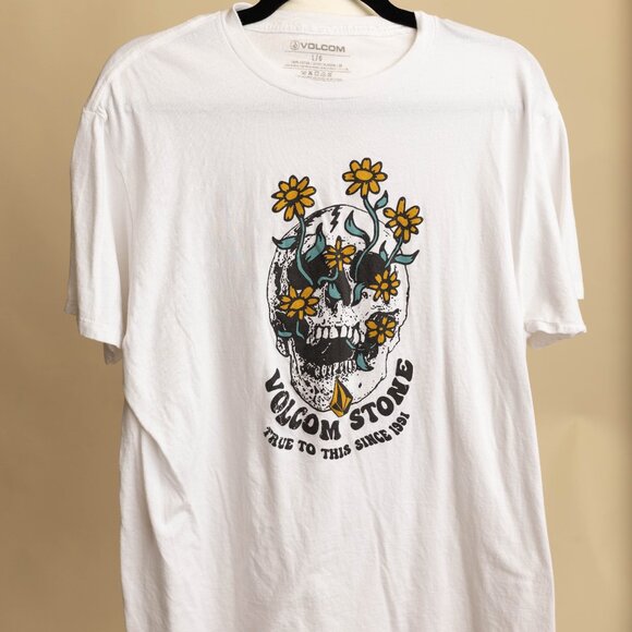 Volcom White Skull T Shirt Unisex size Large - Picture 2 of 4